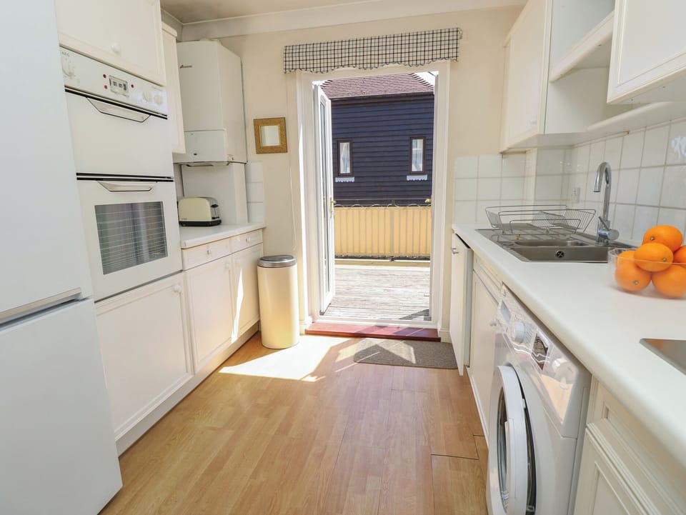 Dishwasher, cookware/dishes/utensils