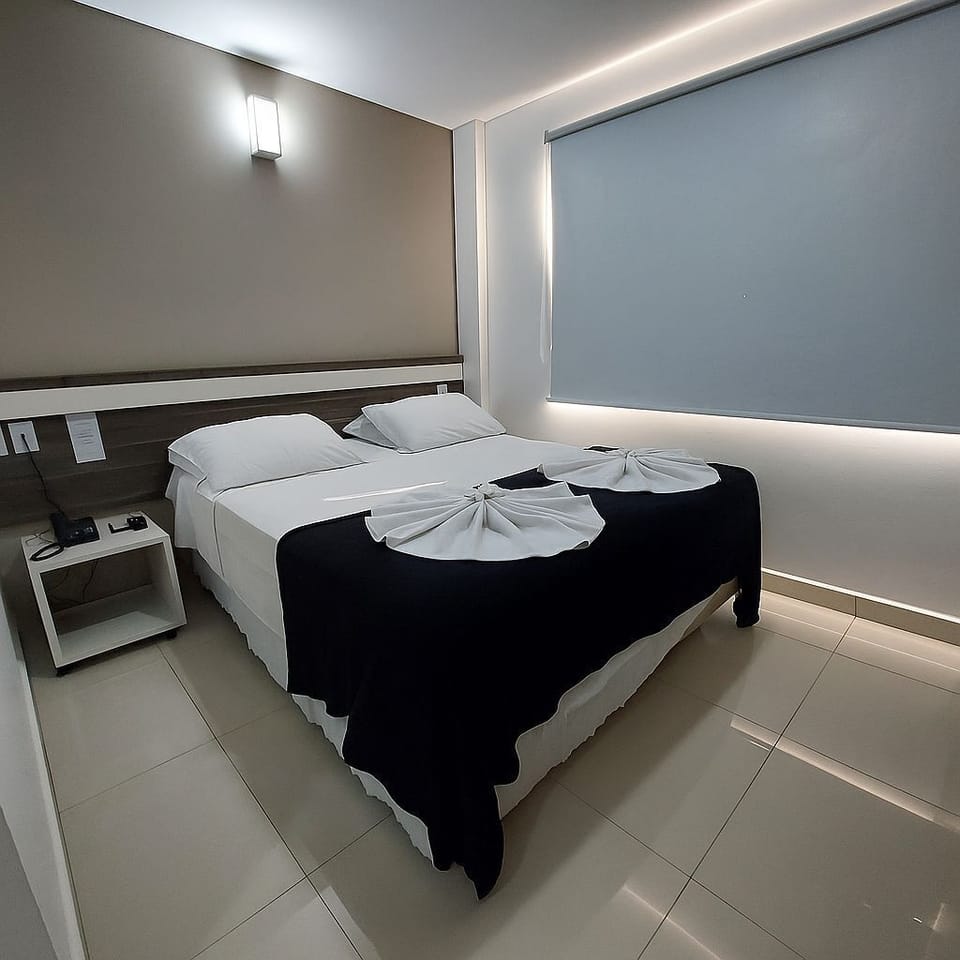 Deluxe Twin Room, 1 Double or 2 Twin Beds | Minibar, individually furnished, desk, laptop workspace