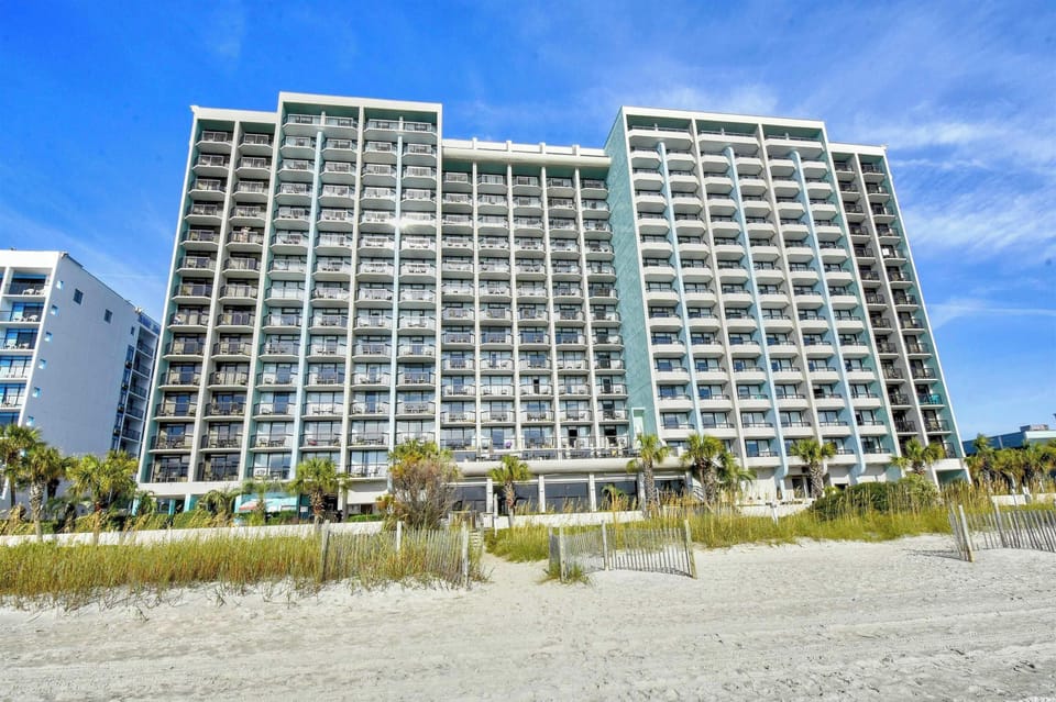 #1 Rated resort- with 24*7 security, 20+pools, 5mins to Walmart, ONSITE Starbucks, nearby restaurants, Marketcommons, upscale shopping, etc