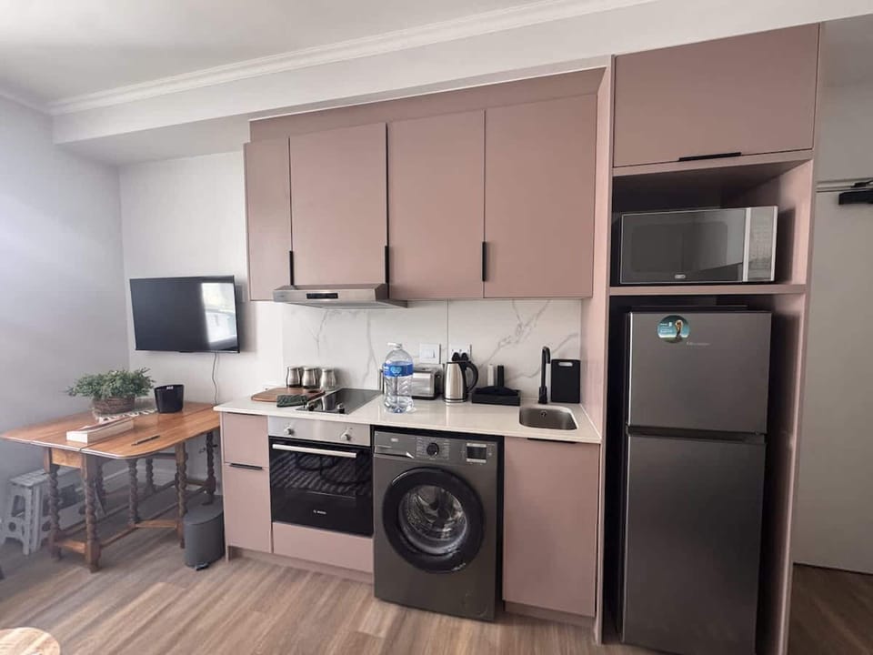 House | 1 bedroom, desk, soundproofing, Internet