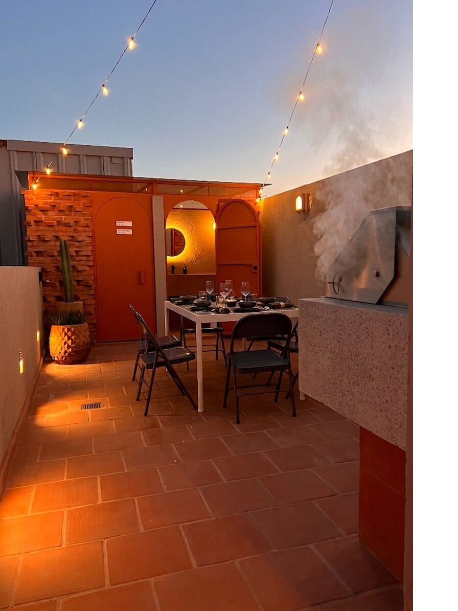 Outdoor dining
