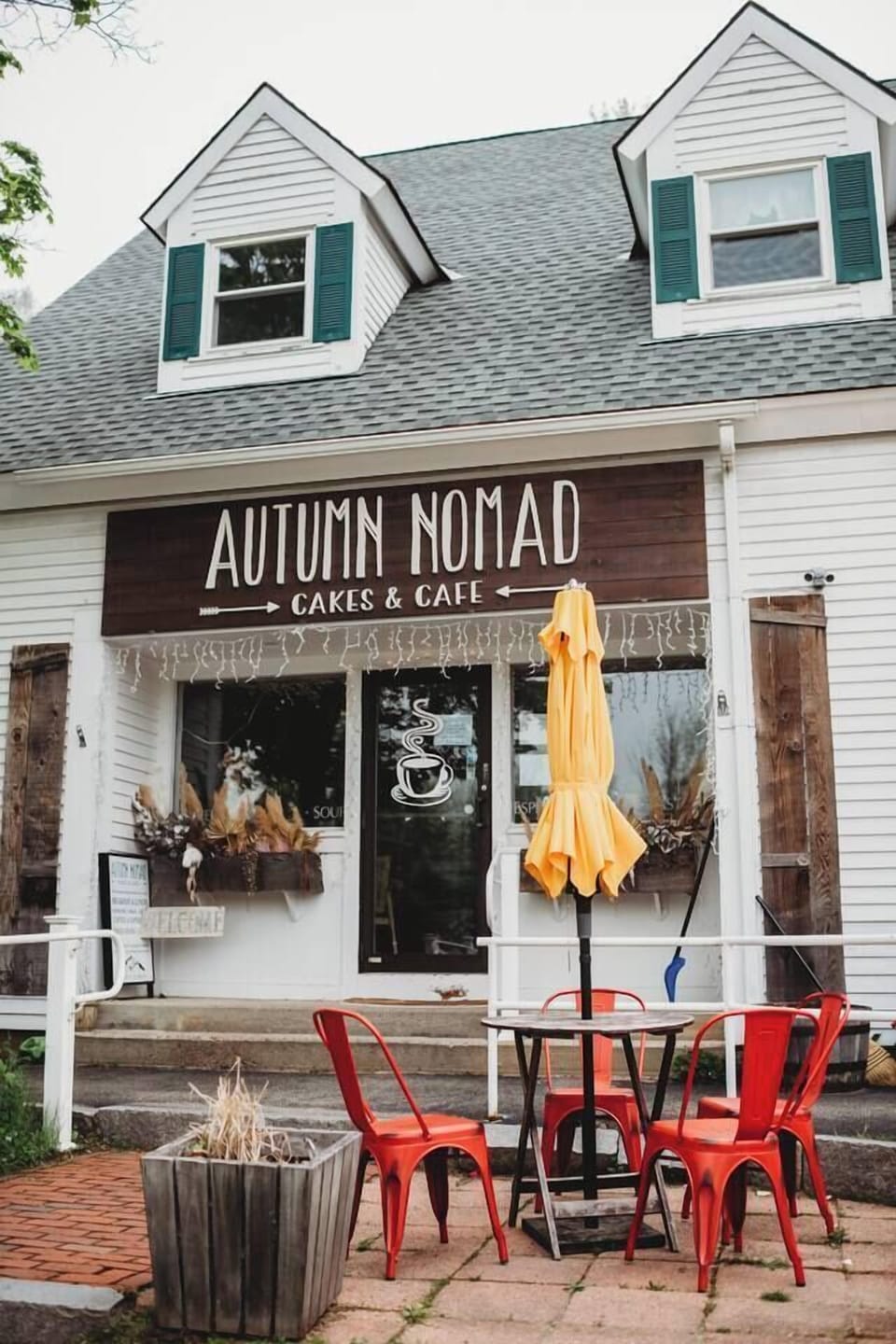 Start your day off right with excellent coffee in the neighboring town of Jackson at Autumn Nomad Cakes & Cafe. 