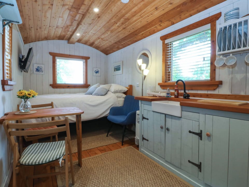 1 bedroom, WiFi (free), individually decorated, individually furnished
