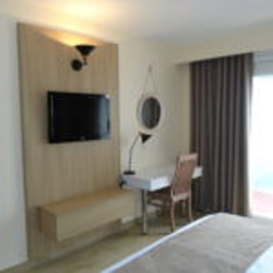 Superior Double Room | In-room safe, WiFi (free), bed sheets