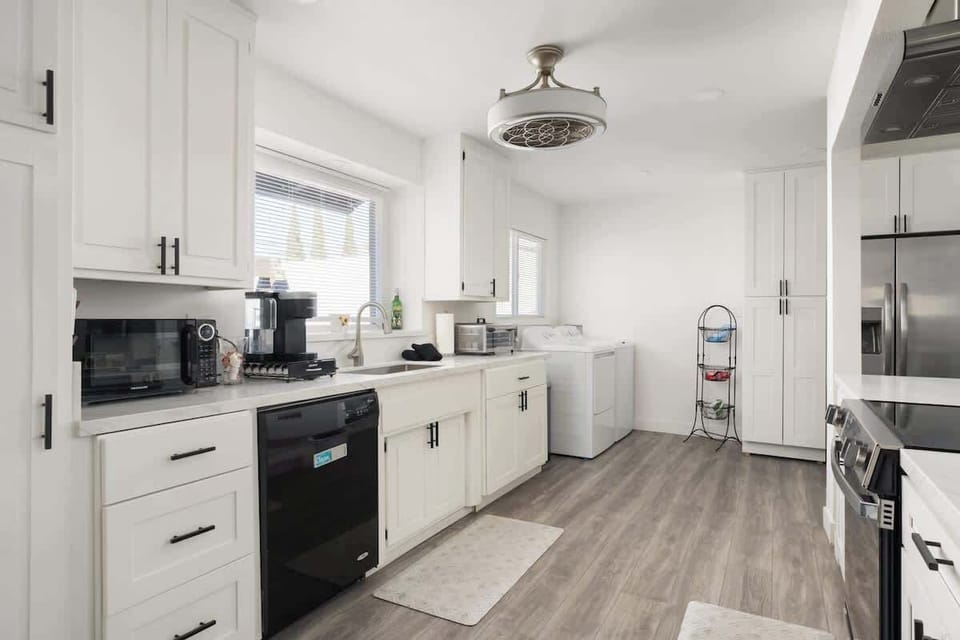 Fully equipped kitchen for easy meals 🍳✨