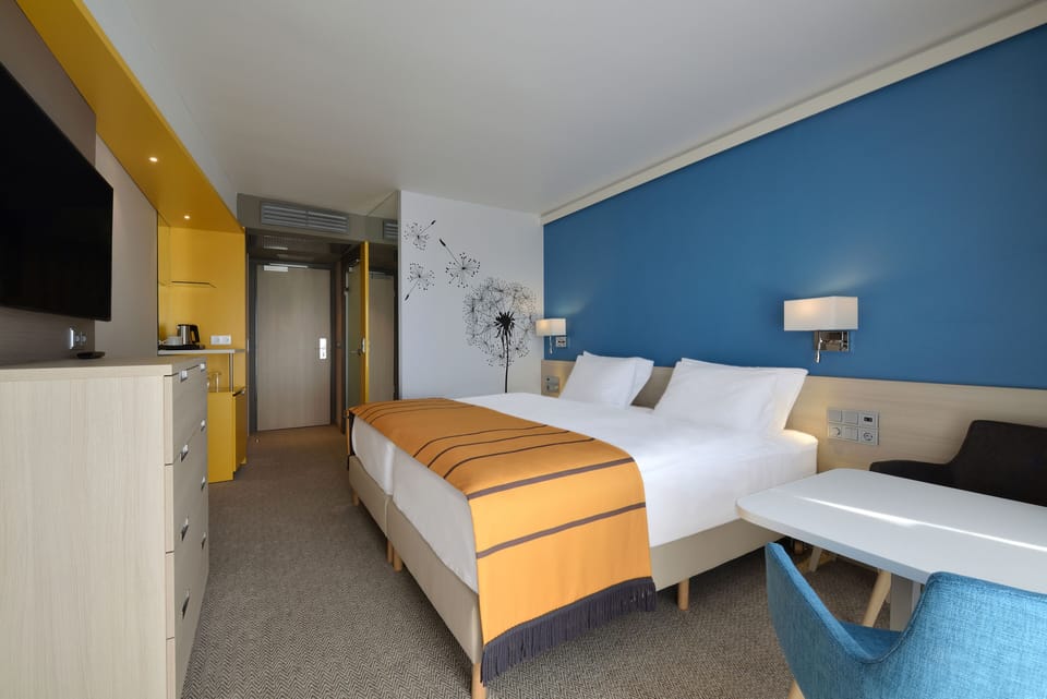 Executive Double or Twin Room | Hypo-allergenic bedding, in-room safe, desk, free WiFi