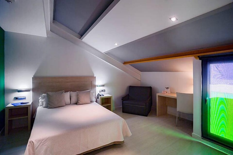 Superior Double or Twin Room, Terrace | Desk, soundproofing, cribs/infant beds, rollaway beds