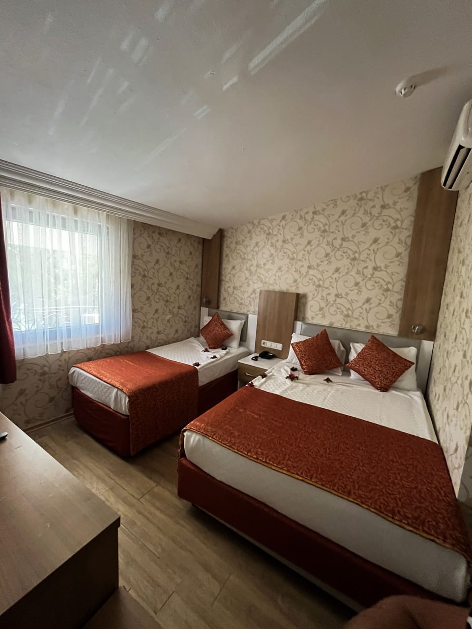 Minibar, in-room safe, soundproofing, WiFi