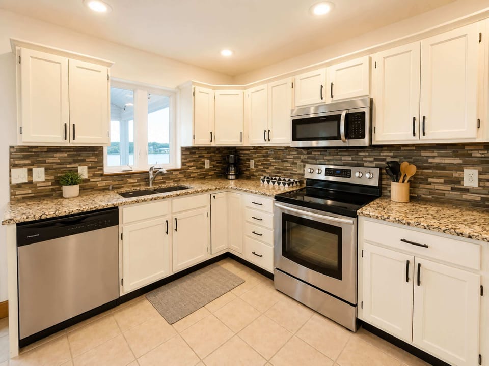 House, Multiple Beds (It's A Shore Thing) | Private kitchen