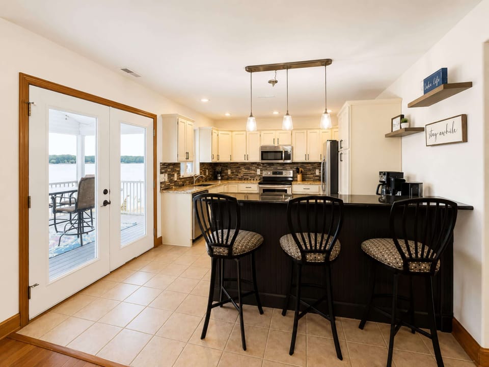 House, Multiple Beds (It's A Shore Thing) | Private kitchen