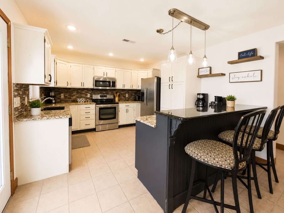 House, Multiple Beds (It's A Shore Thing) | Private kitchen