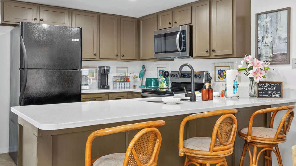 Condo, Multiple Beds (Lei Lani Village 214) | Private kitchen