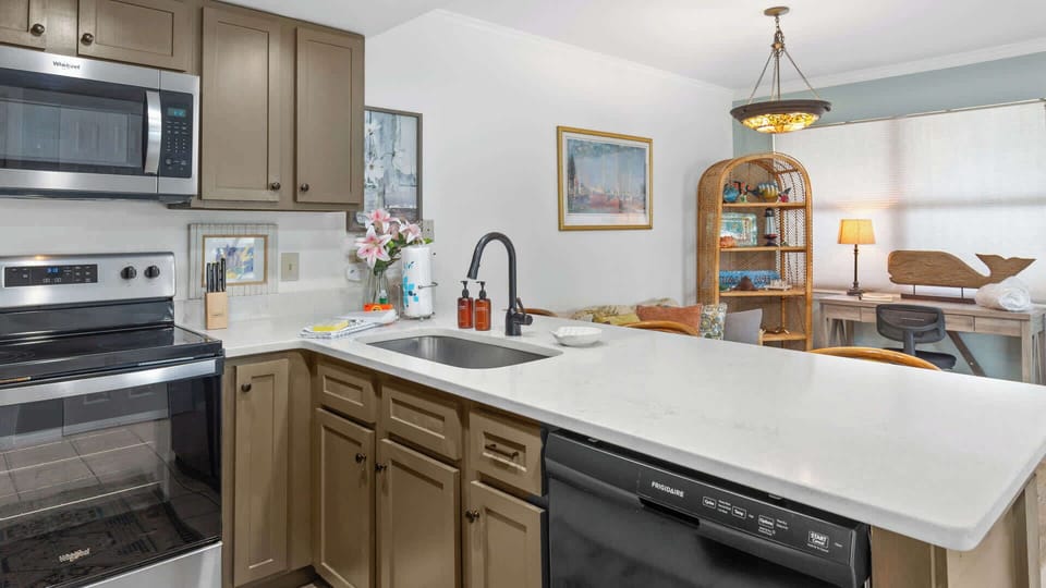 Condo, Multiple Beds (Lei Lani Village 214) | Private kitchen