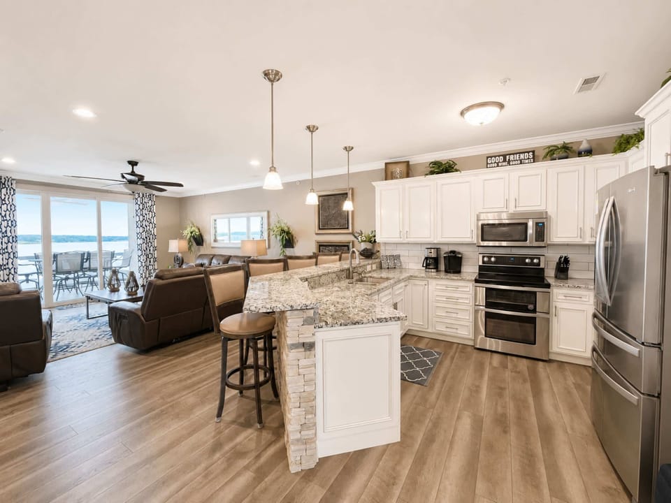 Condo, Multiple Beds (Lakeside Paradise at) | Private kitchen