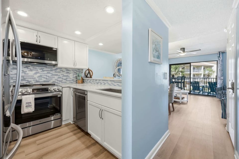 Condo, Multiple Beds, Garden View (The Turtle Nest) | Private kitchen