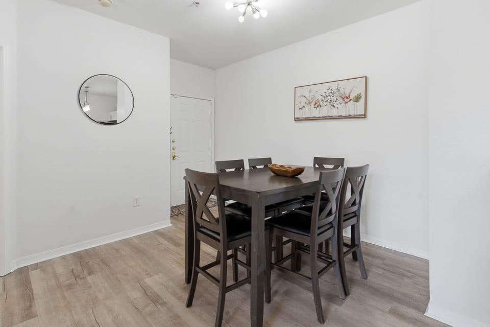 3-web-or-mls-8908LegacyCt-28