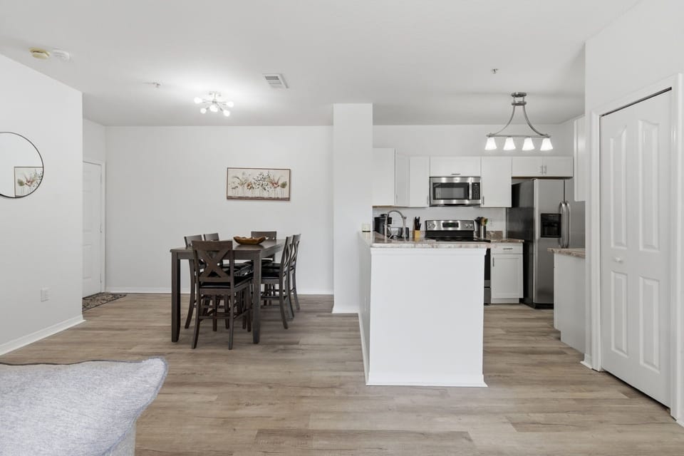 12-web-or-mls-8908LegacyCt-19