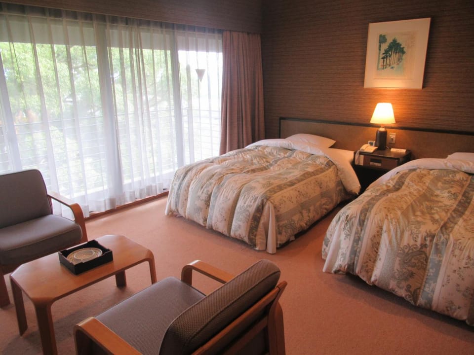 WiFi (free), bed sheets