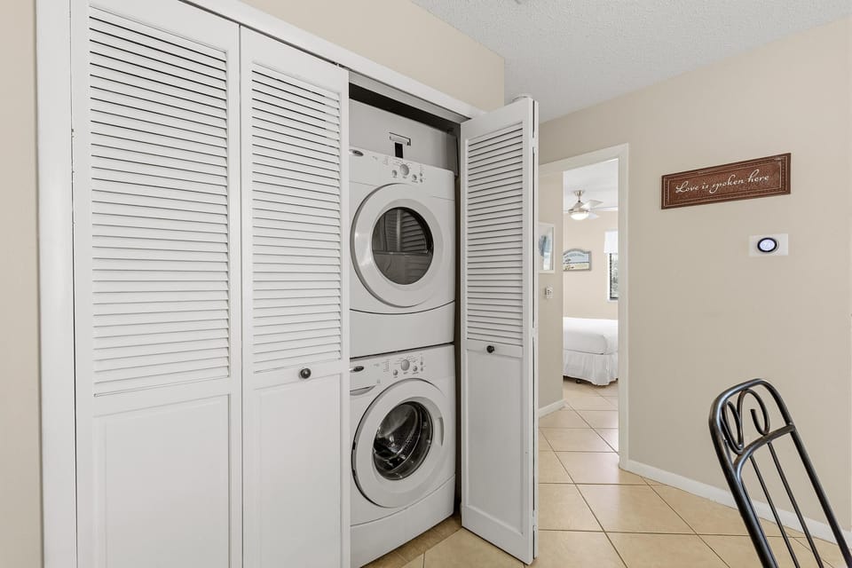Sea Woods 248 Apartment in Edgewater