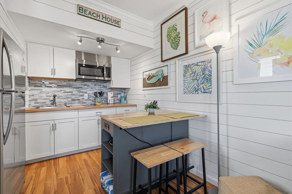Condo, Multiple Beds (Atlantic Sand Dollar 106- The Salty S) | Private kitchen