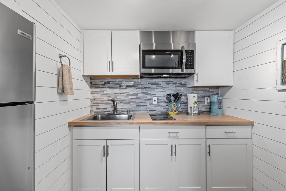 Condo, Multiple Beds (Atlantic Sand Dollar 106- The Salty S) | Private kitchen