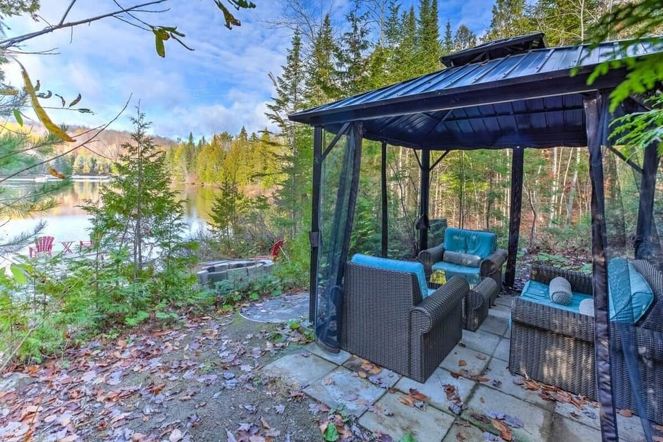 Gazebo près du lac