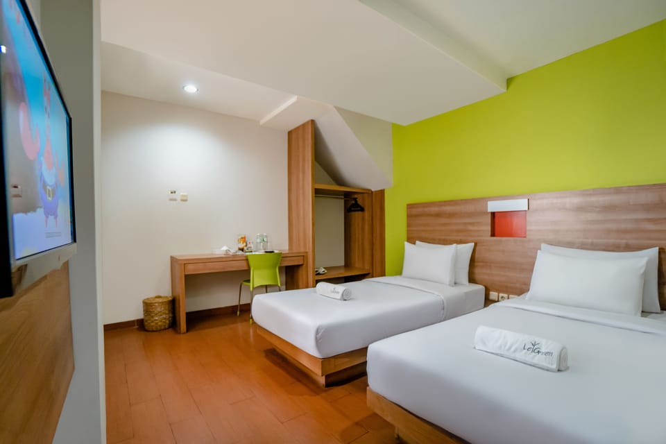 Desk, free WiFi, bed sheets