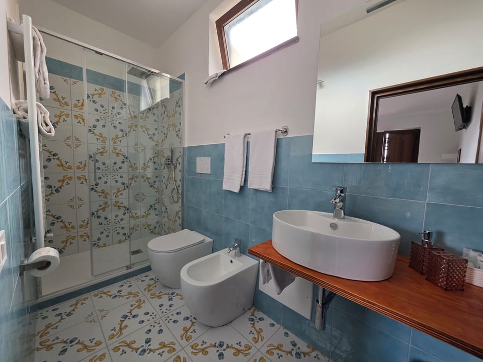 Standard Double Room | Minibar, desk, iron/ironing board, free WiFi