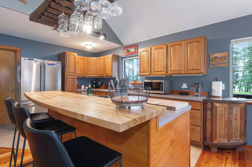 Kitchen island with bar seating for 3 | Interior