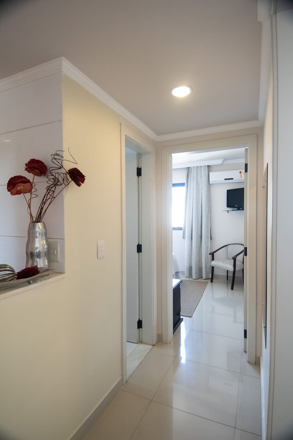 Apartamento Executivo Duplo | Minibar, in-room safe, desk, blackout drapes