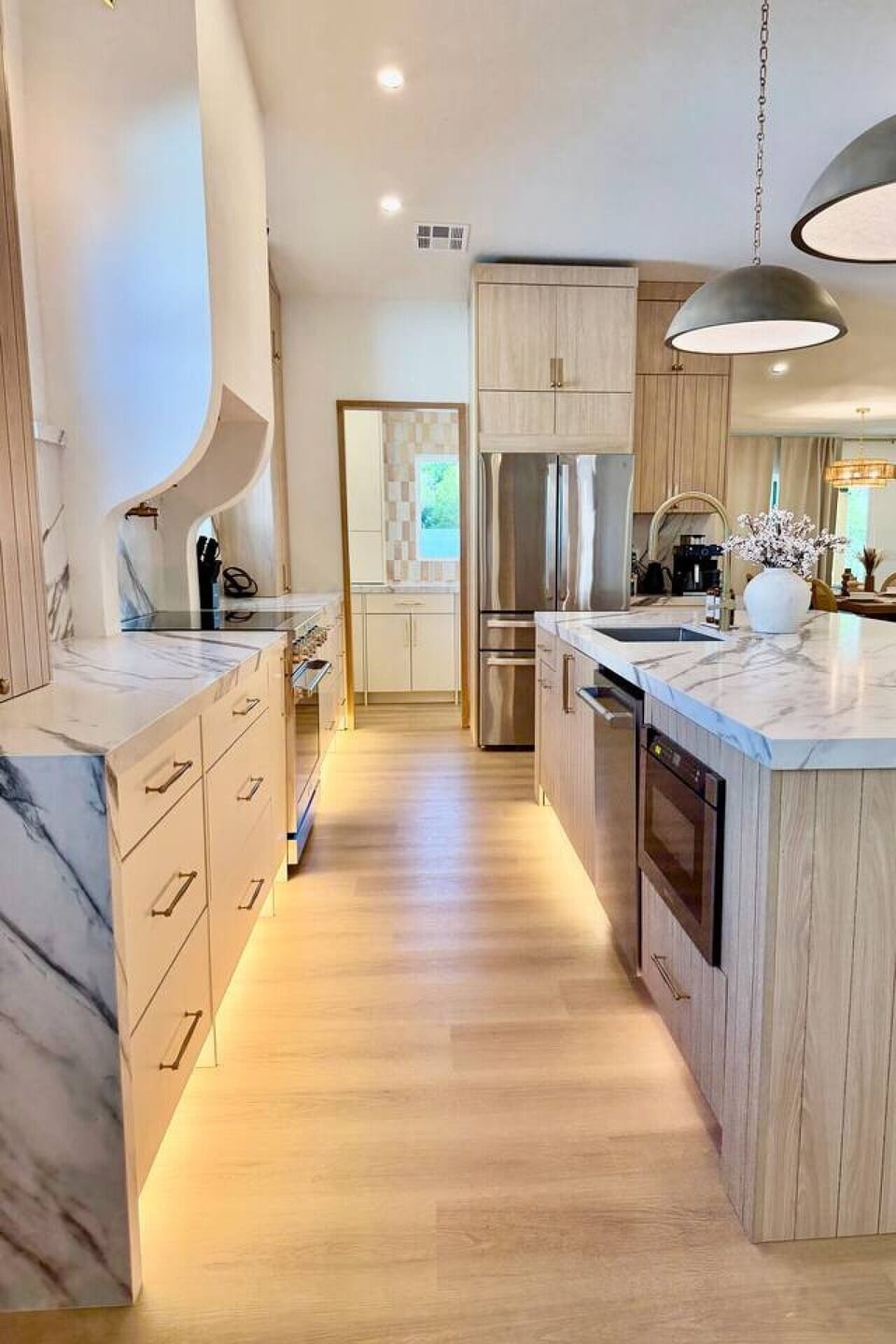 Full kitchen