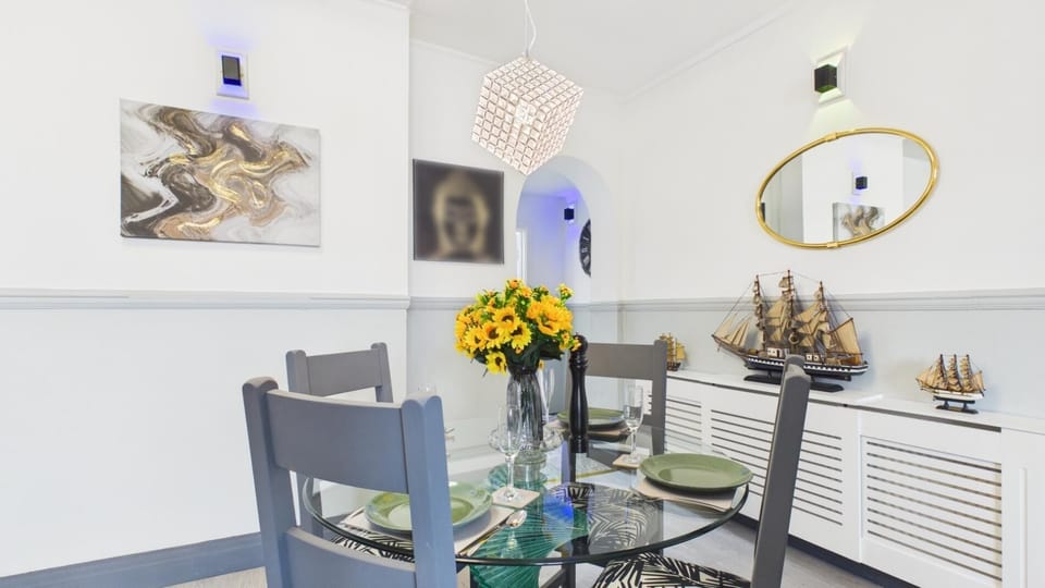 Captains Retreat - 2 Bed Apartment - Milford Haven (29057)