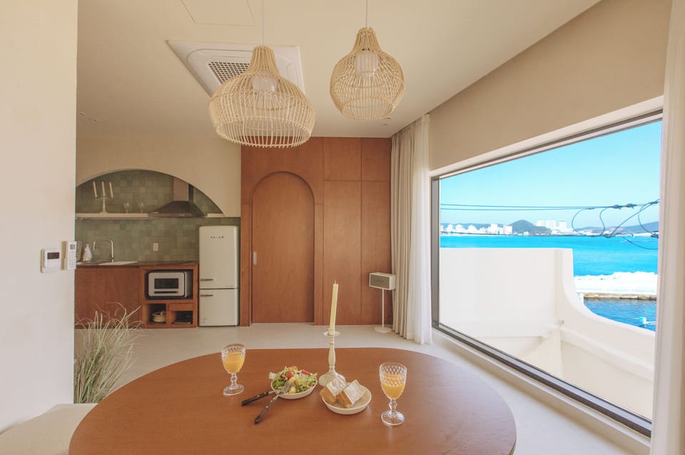 Family Suite, Ocean View | Laptop workspace, blackout drapes, WiFi (free), bed sheets