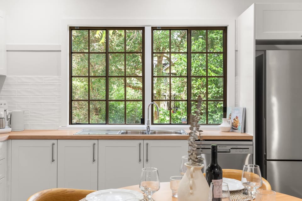 Kitchen and dining area designed for relaxed hinterland living