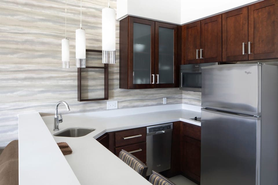 Fridge, microwave, stovetop, dishwasher