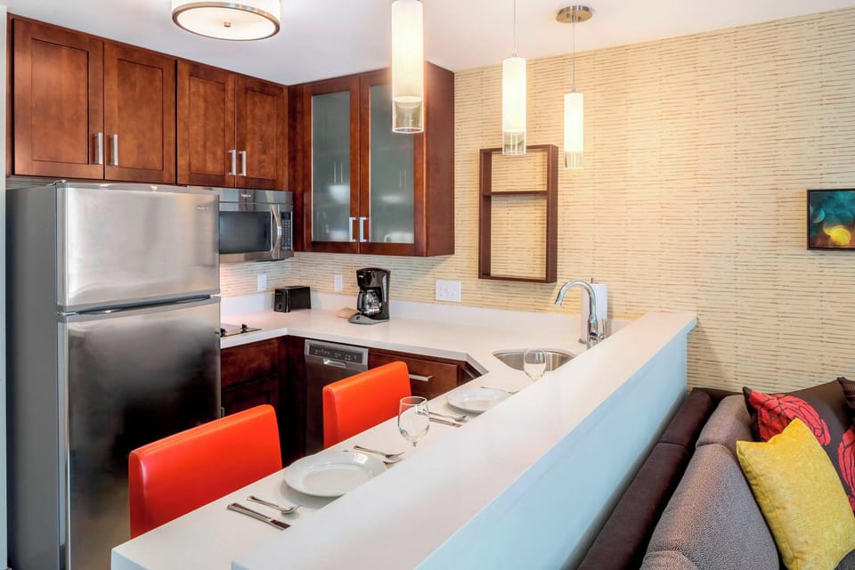 Suite, 1 Bedroom (Mobility Accessible, Tub) | Private kitchen | Fridge, microwave, stovetop, dishwasher