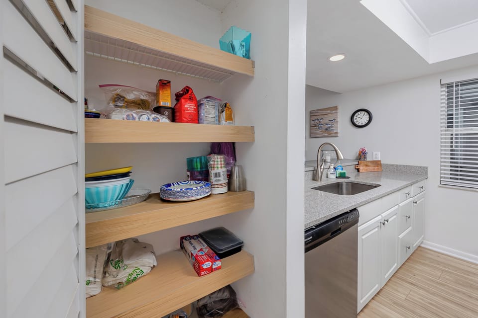 Kitchen has all the necessities