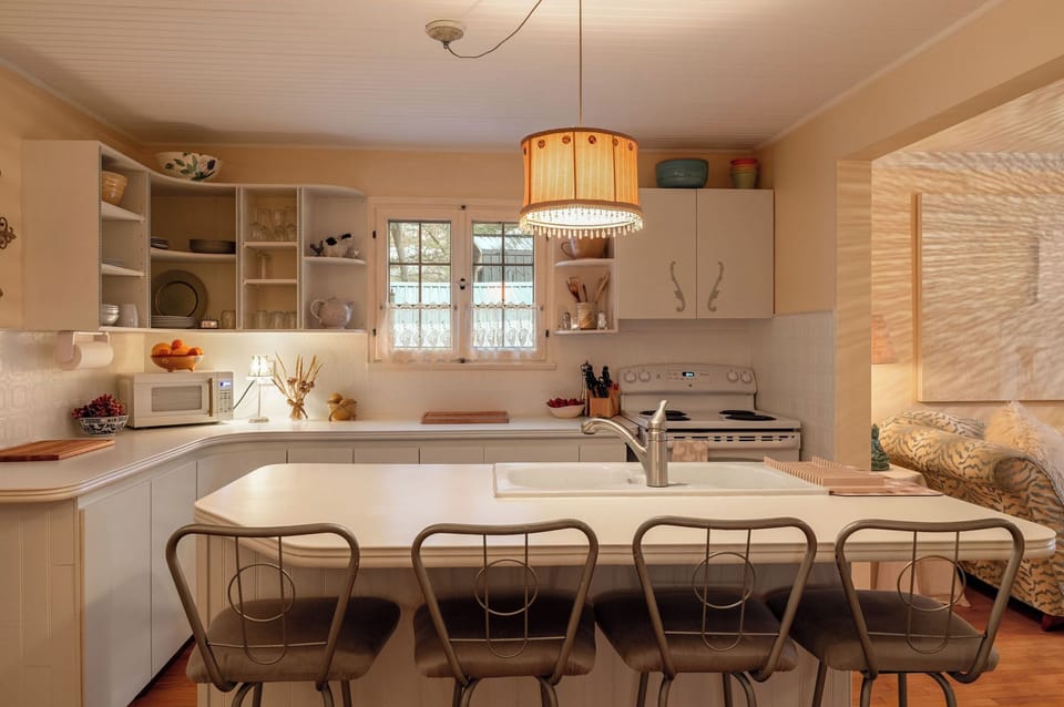 Microwave, coffee/tea maker, electric kettle, toaster oven