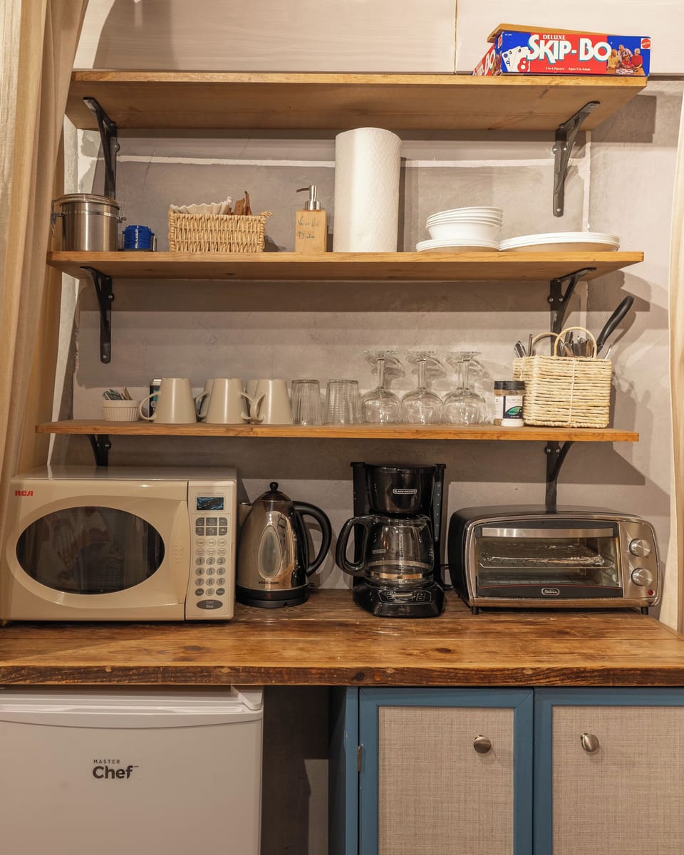 Basic Cabin, 1 Bedroom (La Cabane) | Blackout drapes, free WiFi, bed sheets