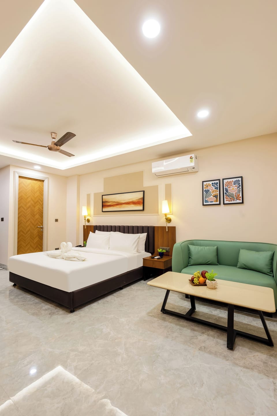 Superior Room, City View | In-room safe, desk, laptop workspace, WiFi (free)
