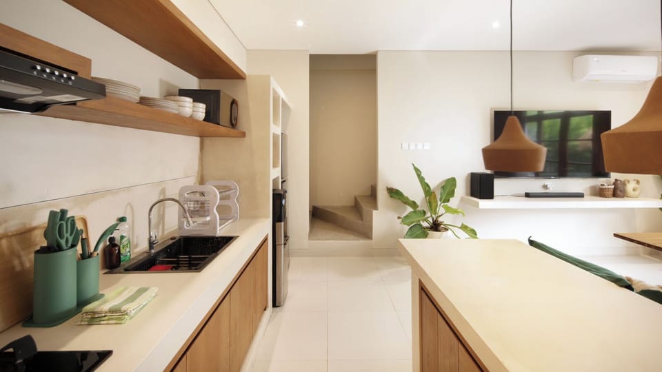 Villa, Pool View | Private kitchen | Microwave, stovetop, electric kettle, cookware/dishes/utensils
