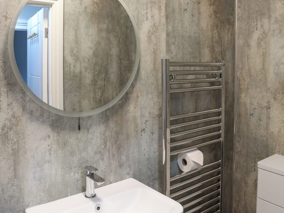 Bathroom | Platform 2 - Platform Retreat, Haverfordwest