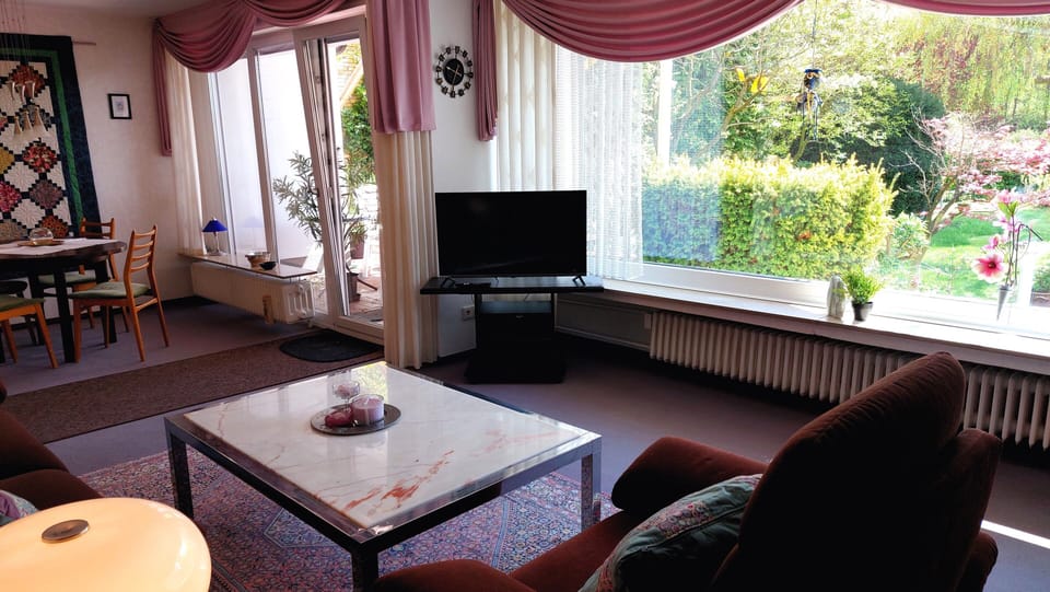 Apartment, 2 Bedrooms, Non Smoking, Kitchen | Living area