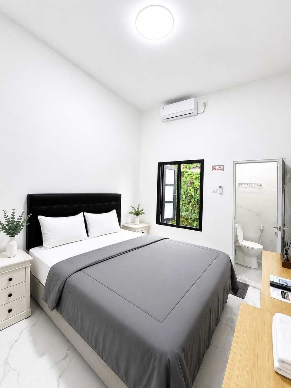 Free WiFi, bed sheets