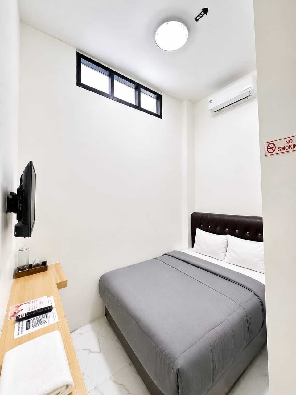 Free WiFi, bed sheets