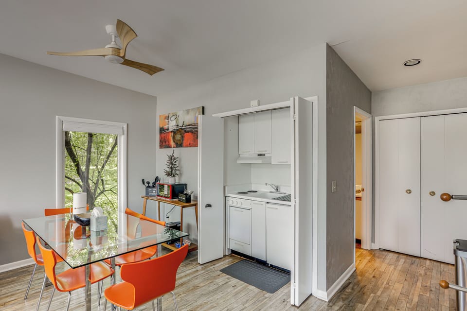 Kitchenette | Dining Area | Dishes & Flatware Provided
