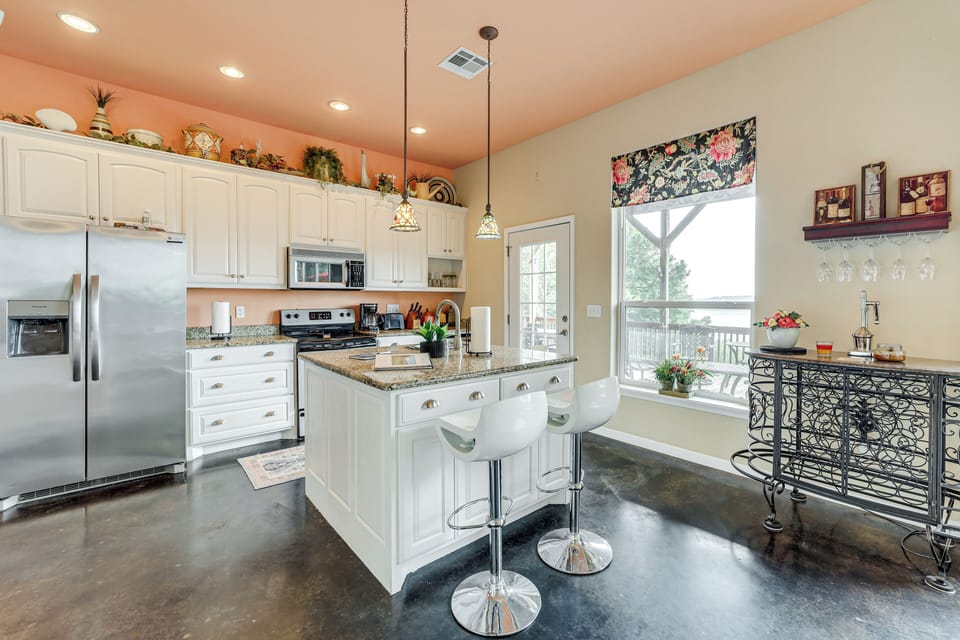 Kitchen | 1st Floor