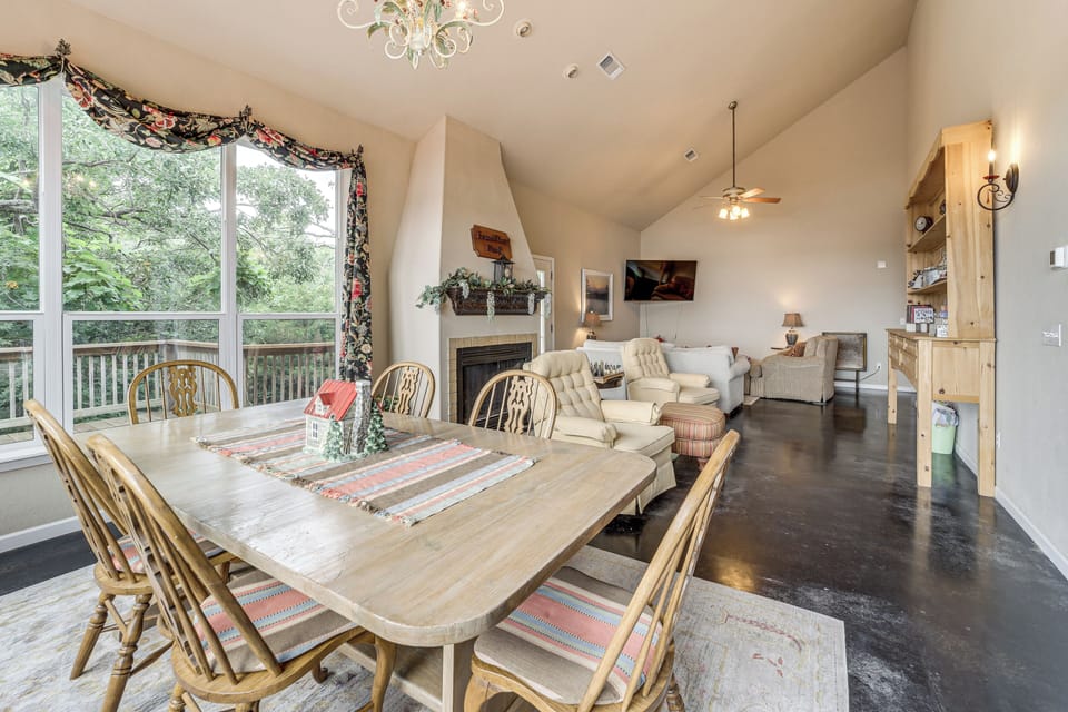 Dining Area | 1st Floor