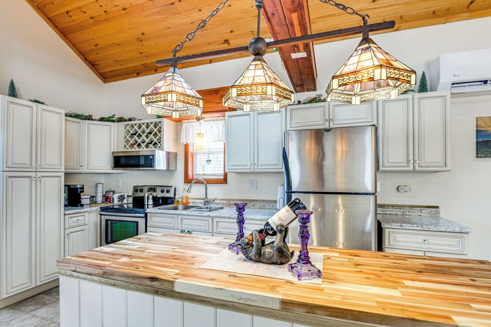 Cabin 1 | Kitchen | 1st Floor