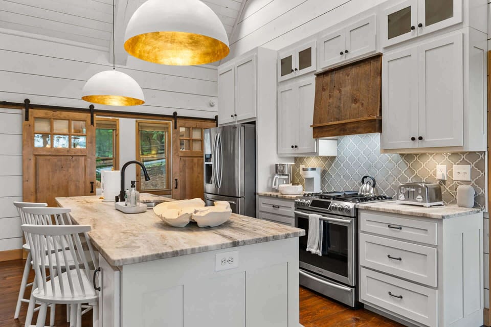 3-STOOL KITCHEN ISLAND BAR
(Perfect for coffee, casual breakfasts, evening cocktails, or keeping the cook company)